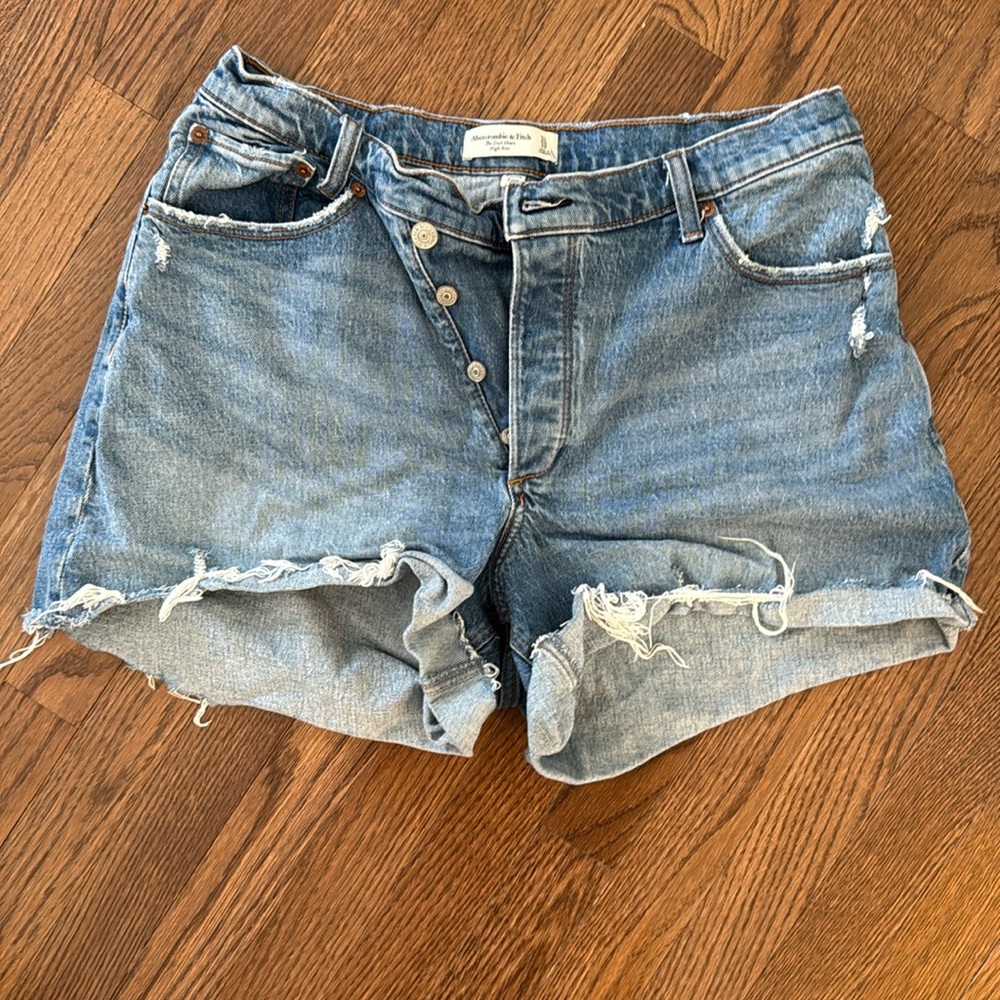 Abercrombie and Fitch High Rise Dad short